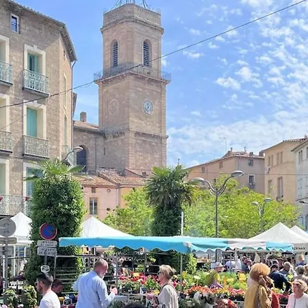 Au Trois Six Tres Confortable Duplex Climatise Au Coeur De Pézenas